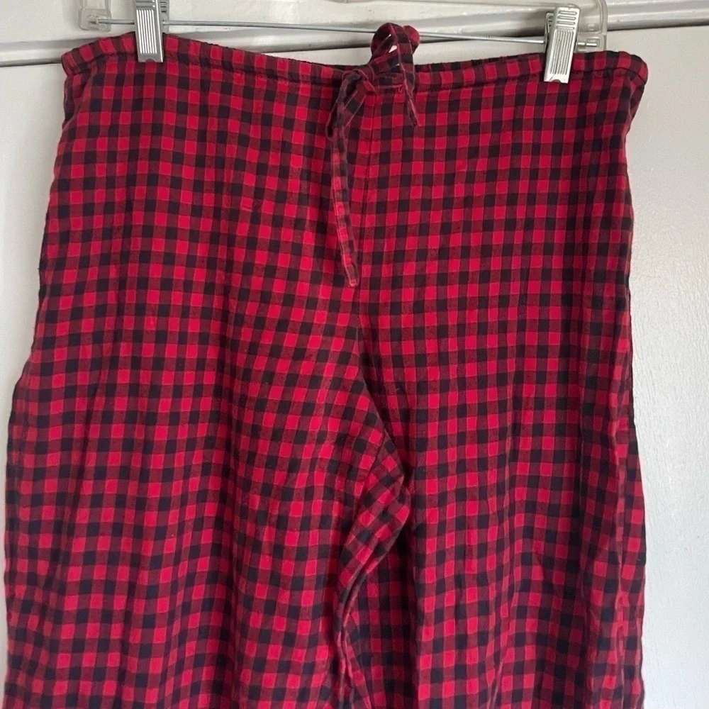 Red‎ and black plaid pajama pants size small